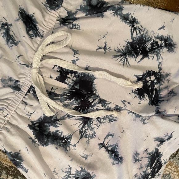 Tie Dye Romper 💙 - Picture 4 of 4